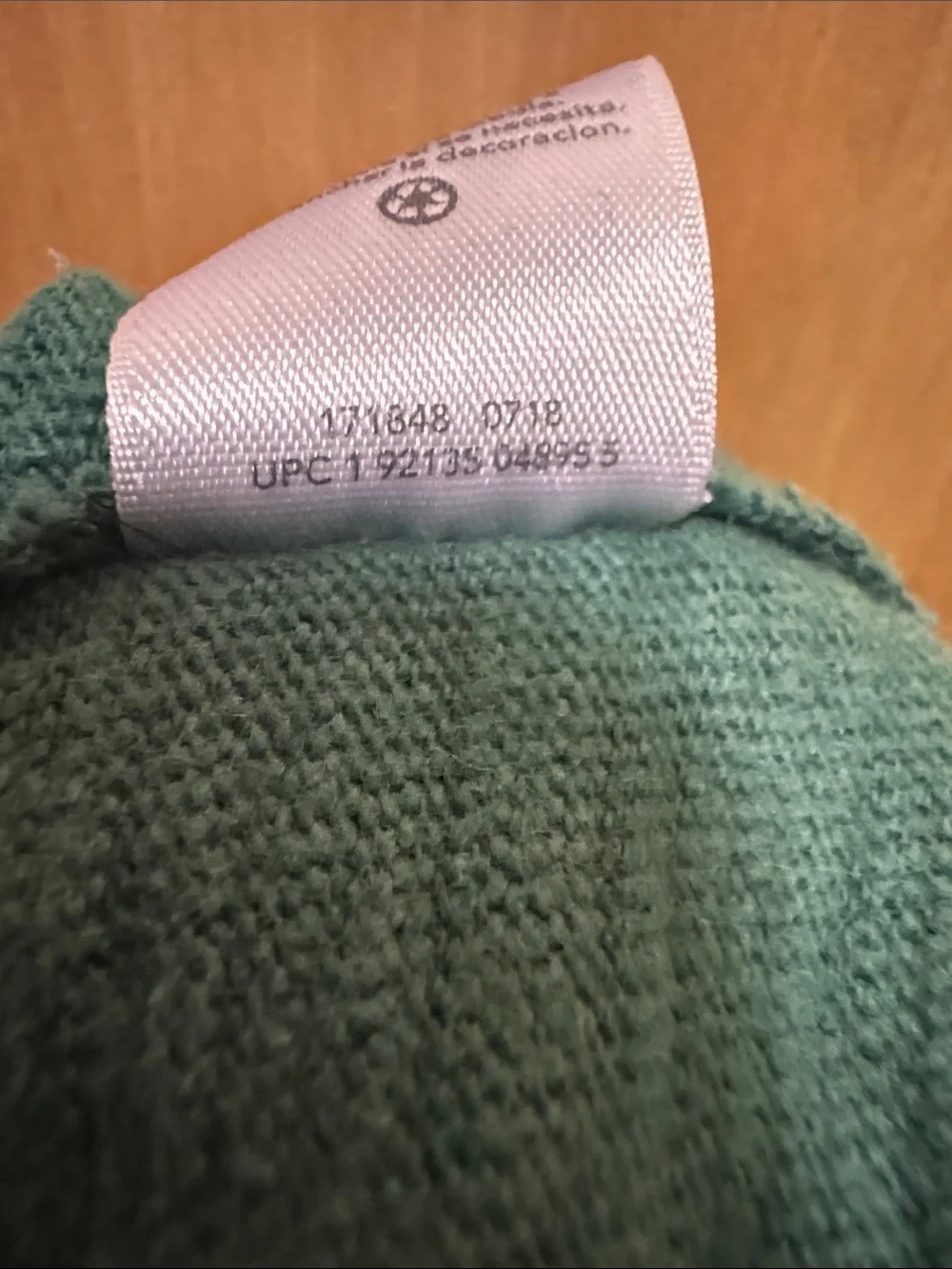 EUC Green Carter’s size 3T hoodie with a dinosaur spiked hood.